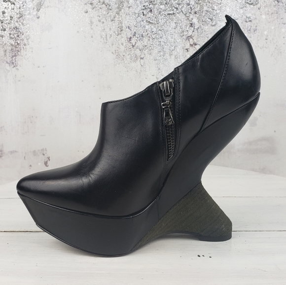 419iobe Max Azria NECI platform leather shootie bootie carved heel - Picture 10 of 15